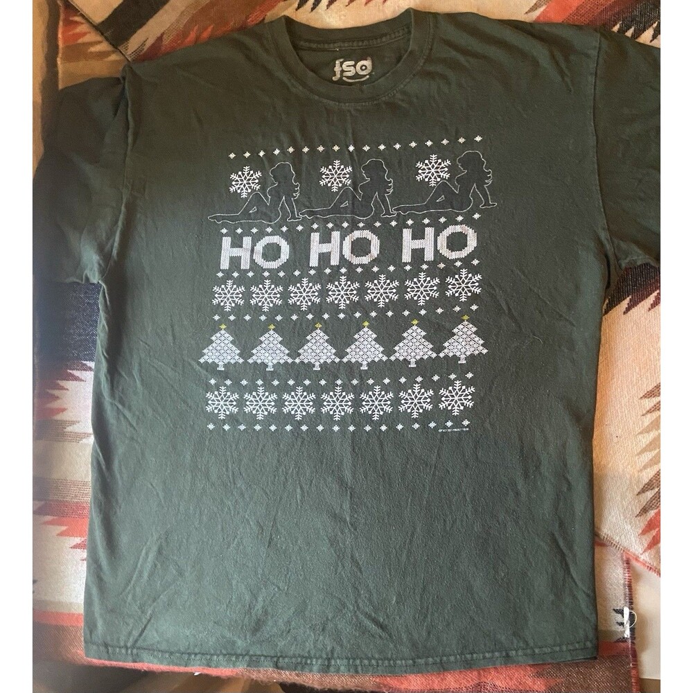 Adult XL Green Ho Ho Ho Christmas T-Shirt Risque Girl Posed On Front